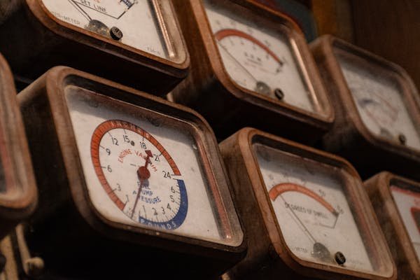 Optimisez votre logistique fluviale avec les metteurs jaugeurs